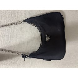 프라다 블랙 체인