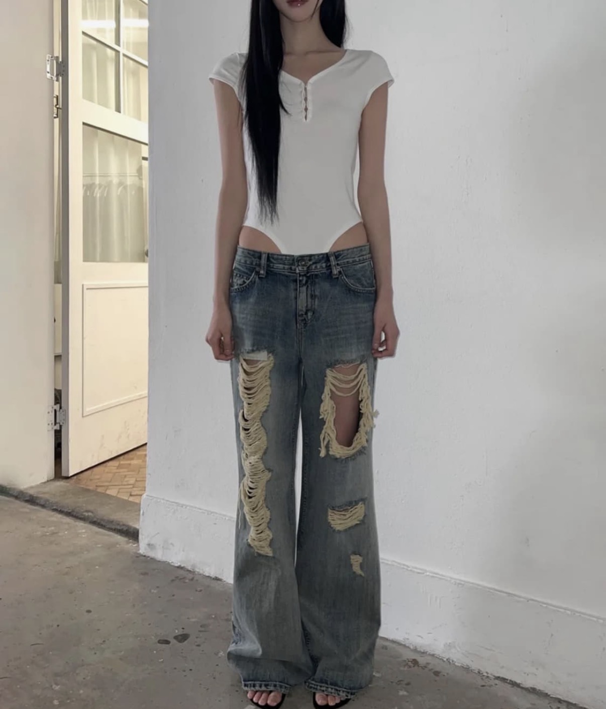 이네기 Aged Distressed Denim Pants (blue) M