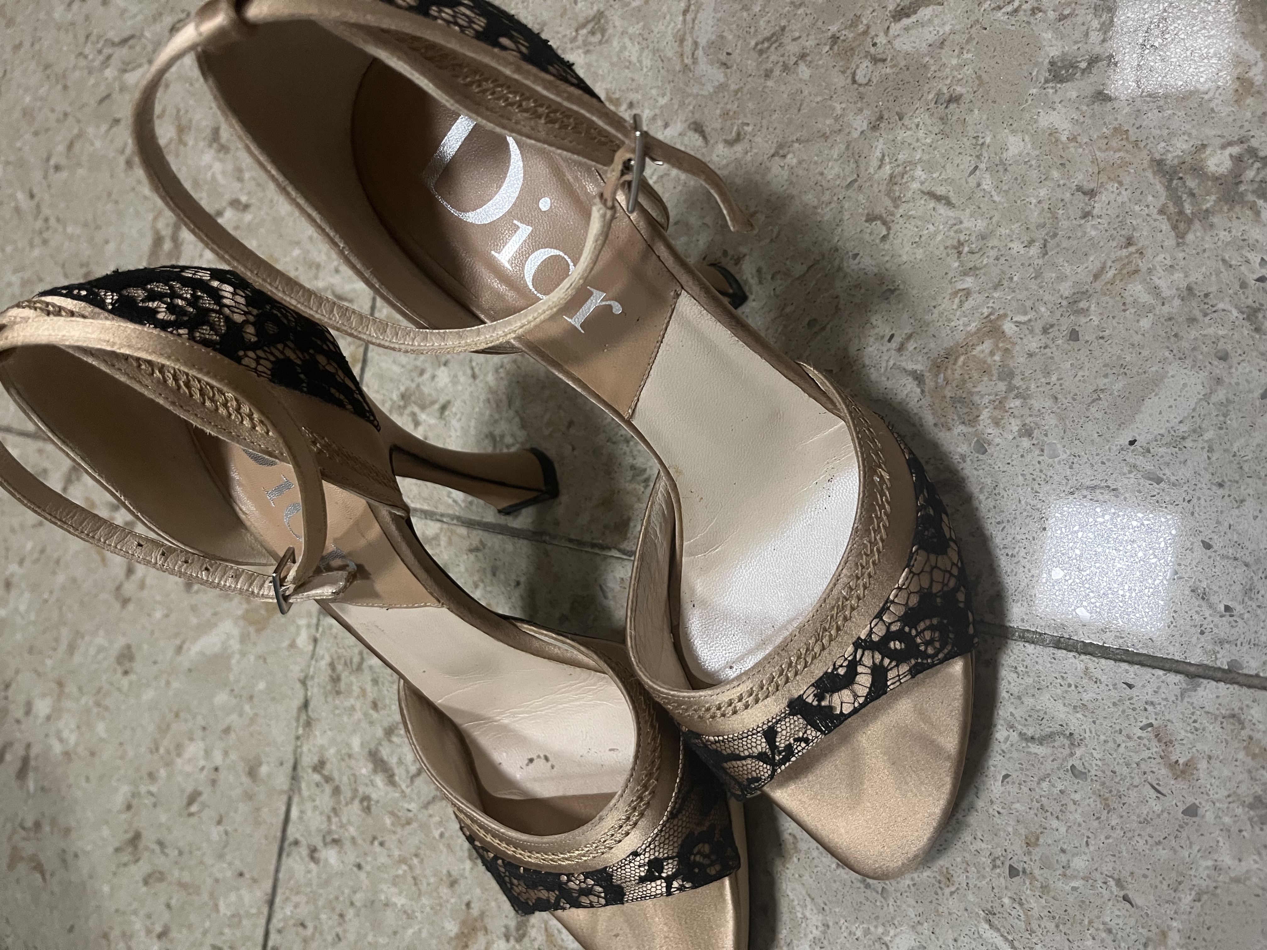 디올 샌들구두 골드 블랙 레이스