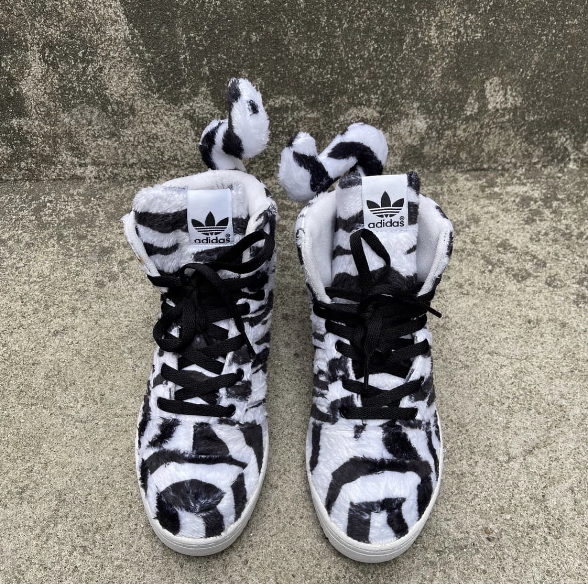 Jeremy Scott White Tiger 스니커즈
